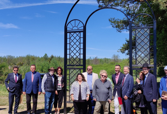Ceremonia Poświęcenia Bramy Pamięci na Cmentarzu Żydowskim w Nasielsku